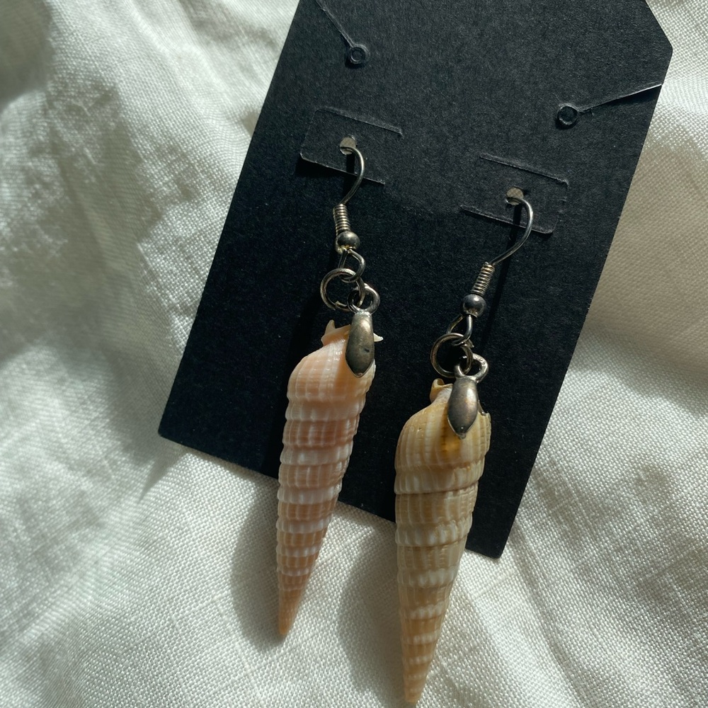 Shell Dangle Earrings - Picture 4 of 4